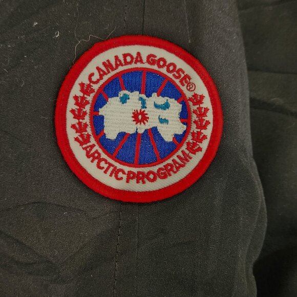 Women's Canada Goose Bomber Jacket - Picture 5 of 5